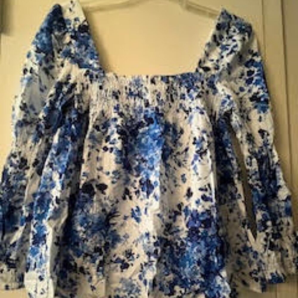 Tuckernuck Bluebell Meadows Tilly Smocked Floral Blouse - NWT Women’s Size L